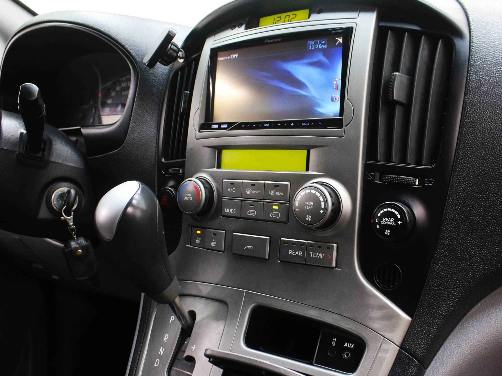 Hyundai Grand Starex, I