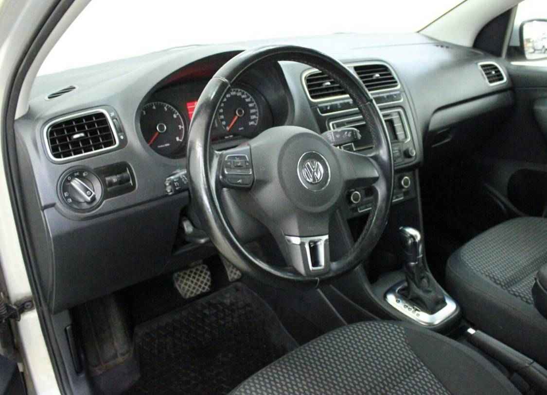 Volkswagen Polo, V