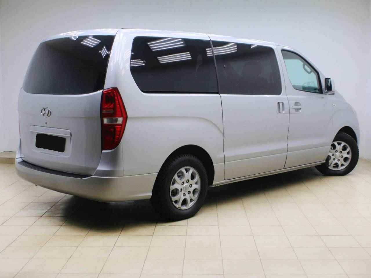 Hyundai Grand Starex, I