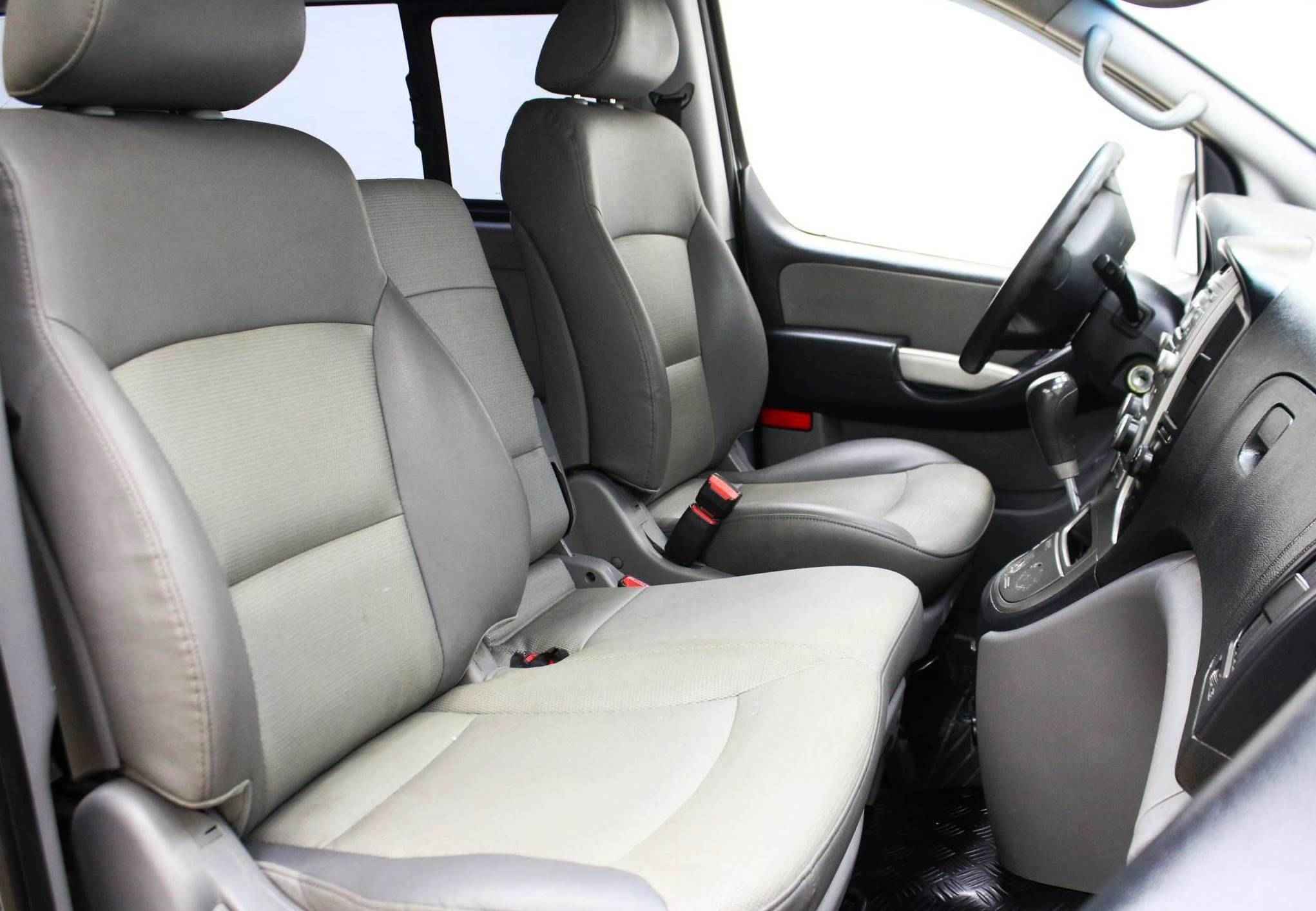 Hyundai Grand Starex, I