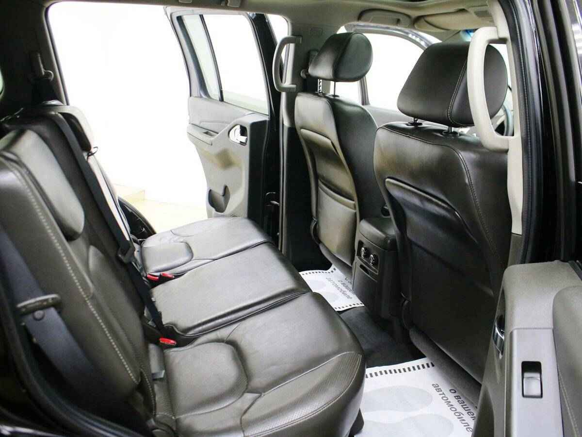 Nissan Pathfinder, III