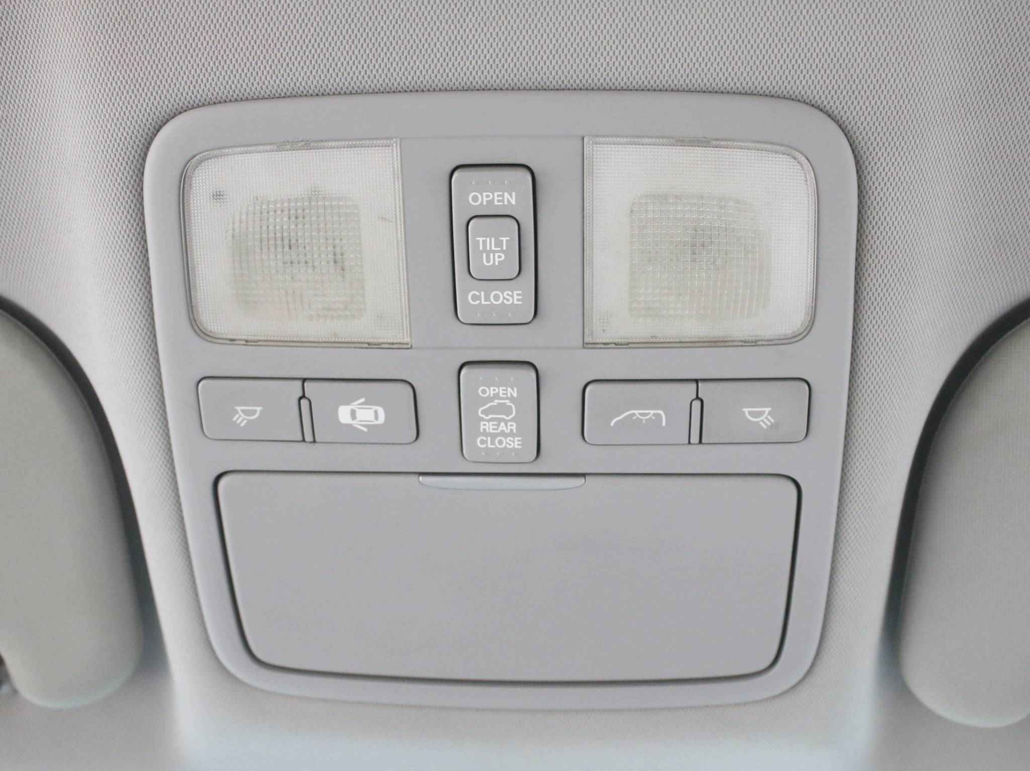 Hyundai Grand Starex, I