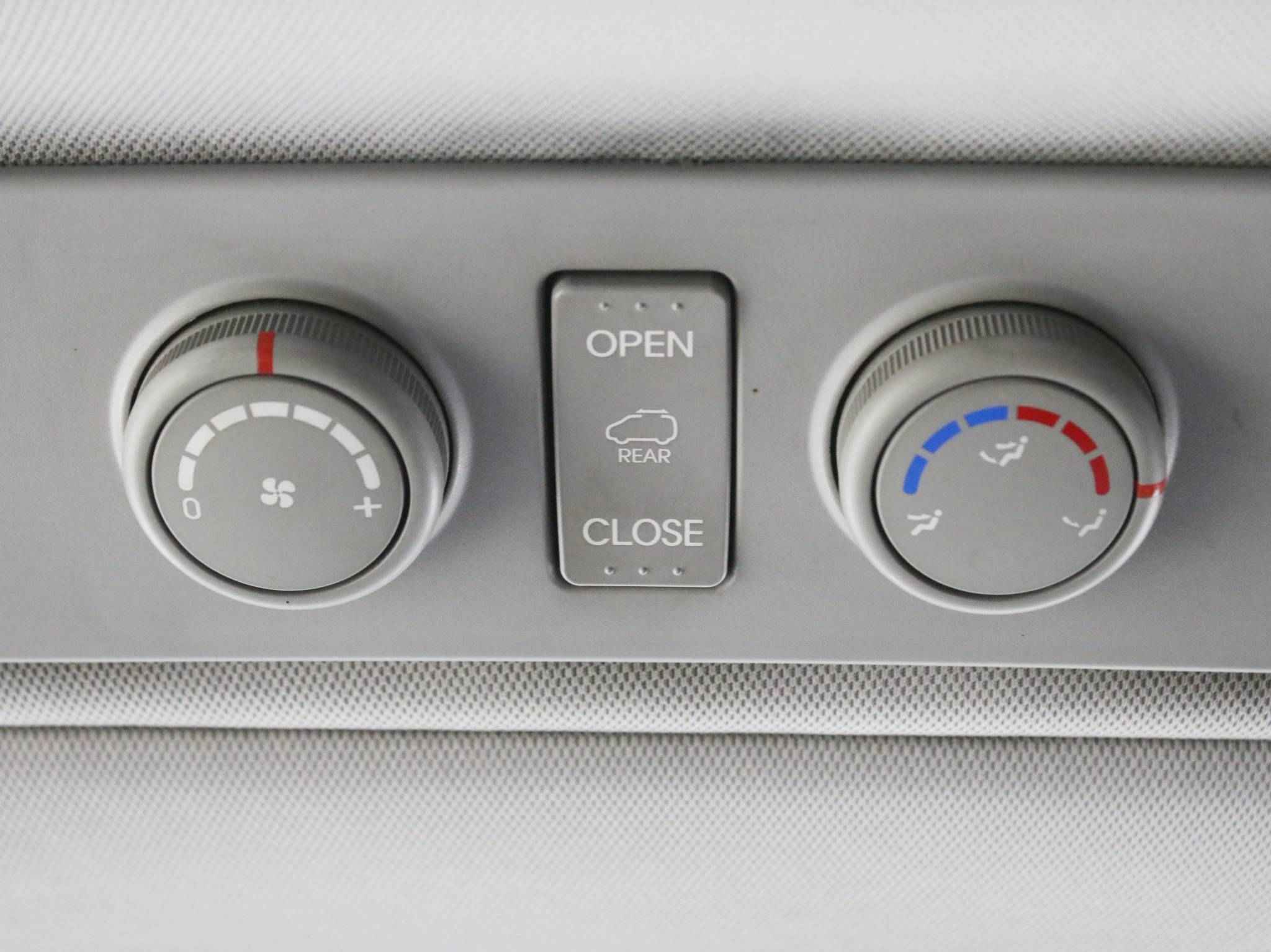 Hyundai Grand Starex, I