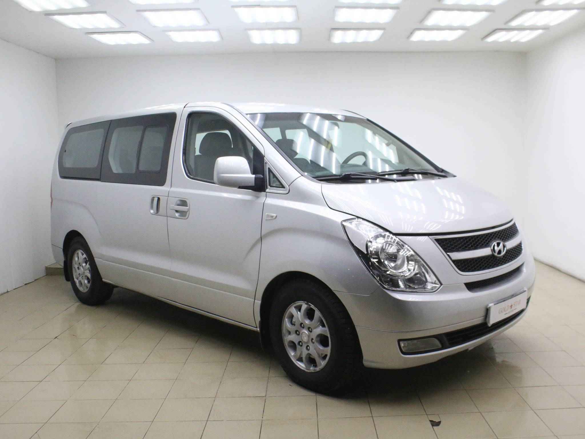 Hyundai Grand Starex, I