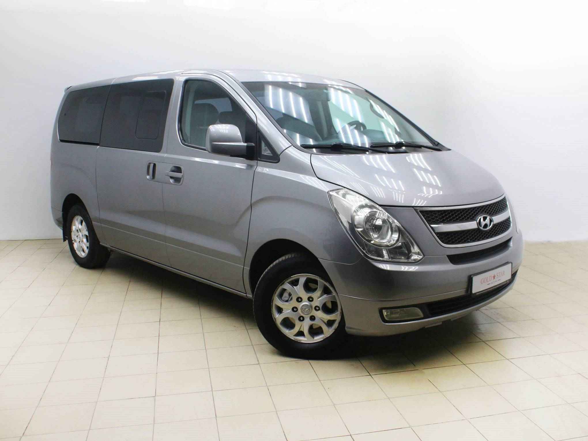 Hyundai Grand Starex, I
