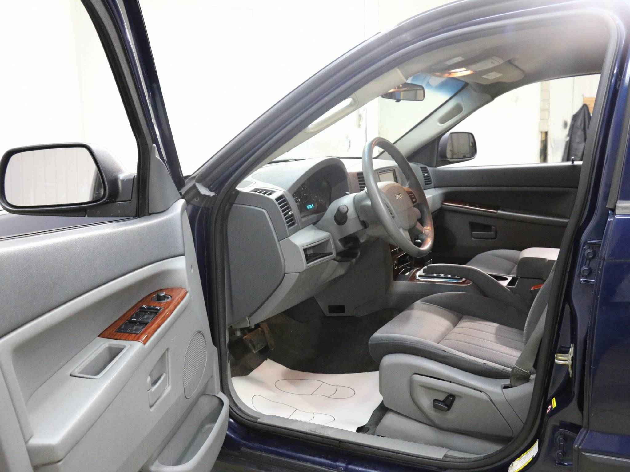 Jeep Grand Cherokee, III (WK)