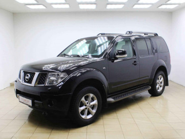 Nissan Pathfinder, III