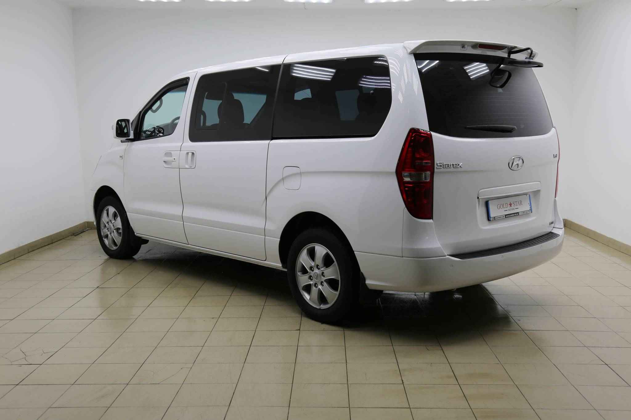 Hyundai Grand Starex, I