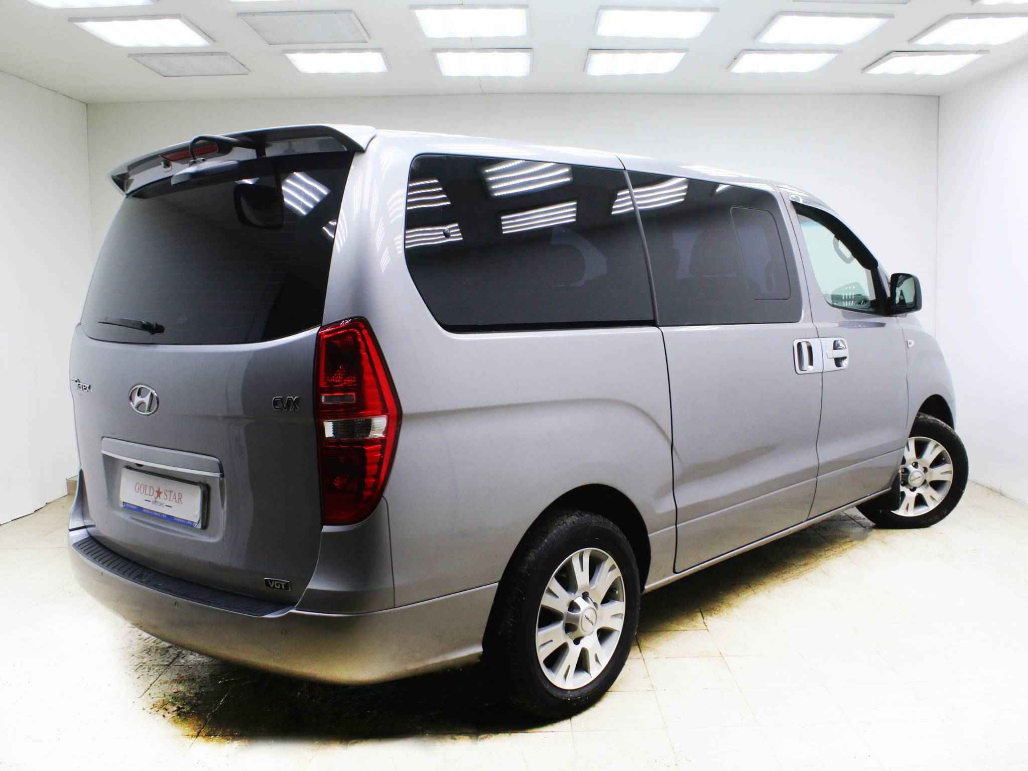 Hyundai Grand Starex, I