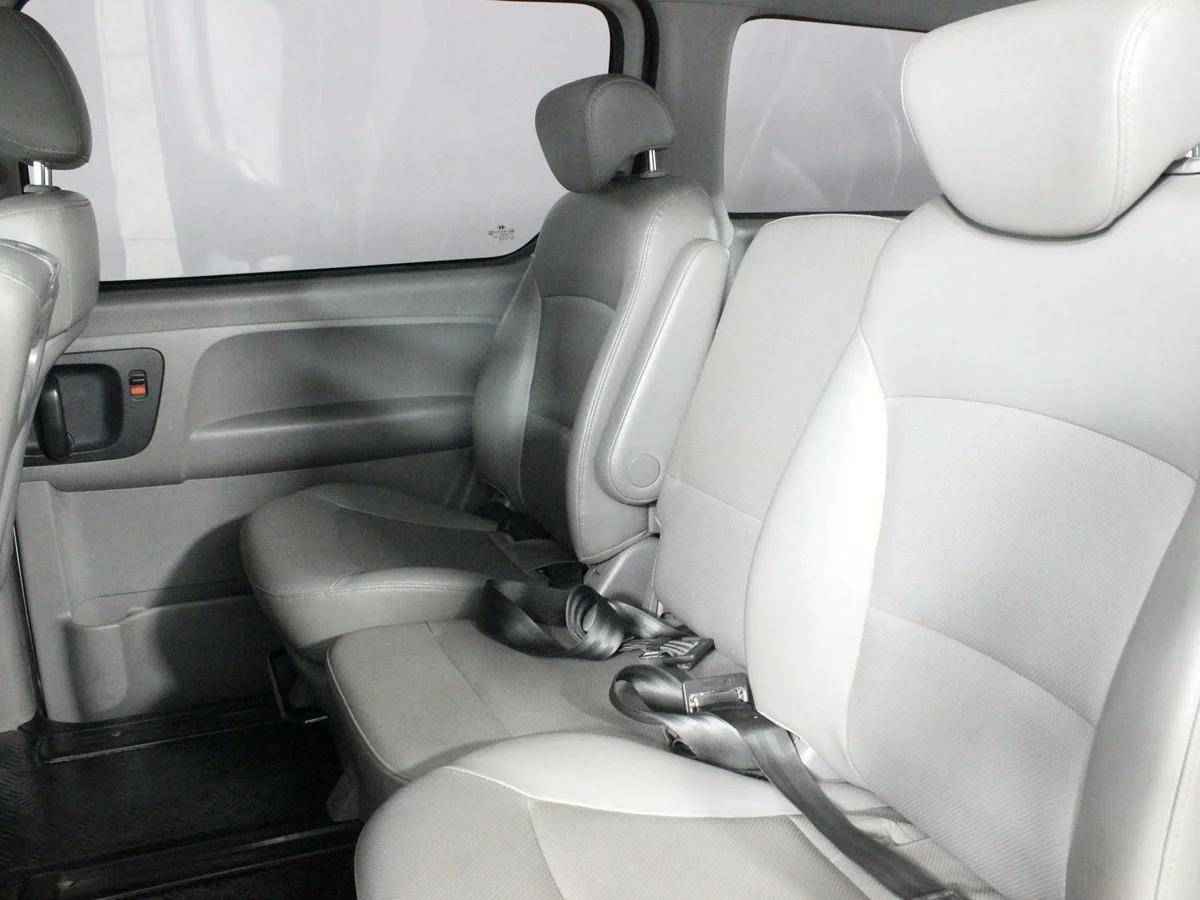 Hyundai Grand Starex, I