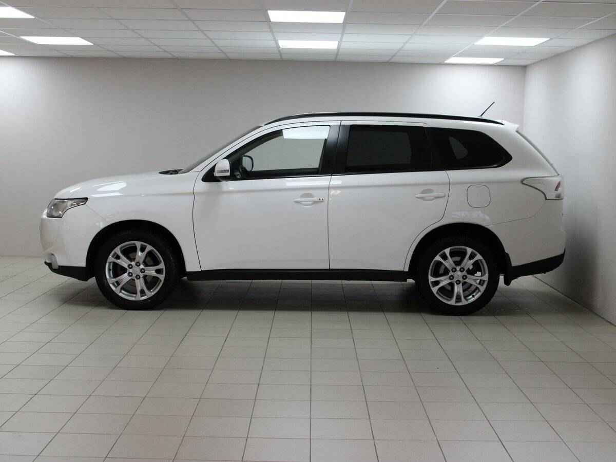 Mitsubishi Outlander, III