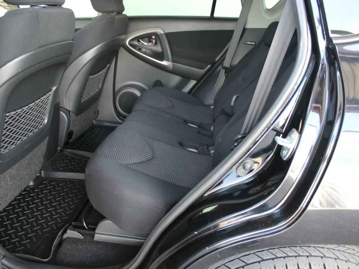 Toyota RAV4, III (XA30)