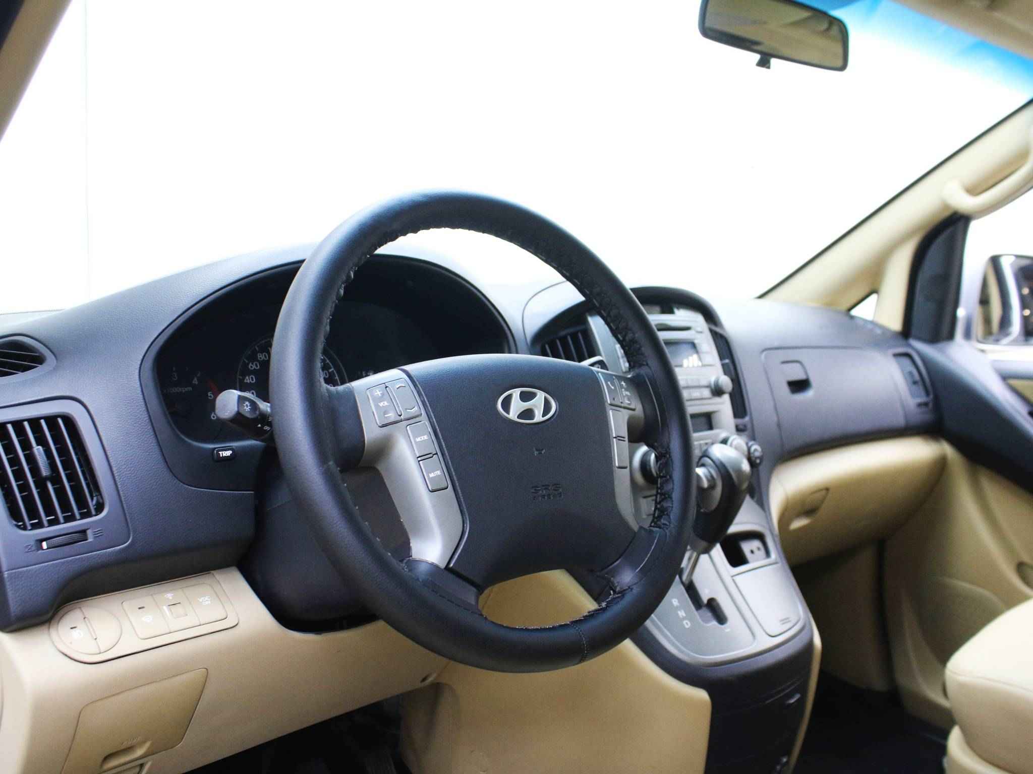Hyundai Grand Starex, I