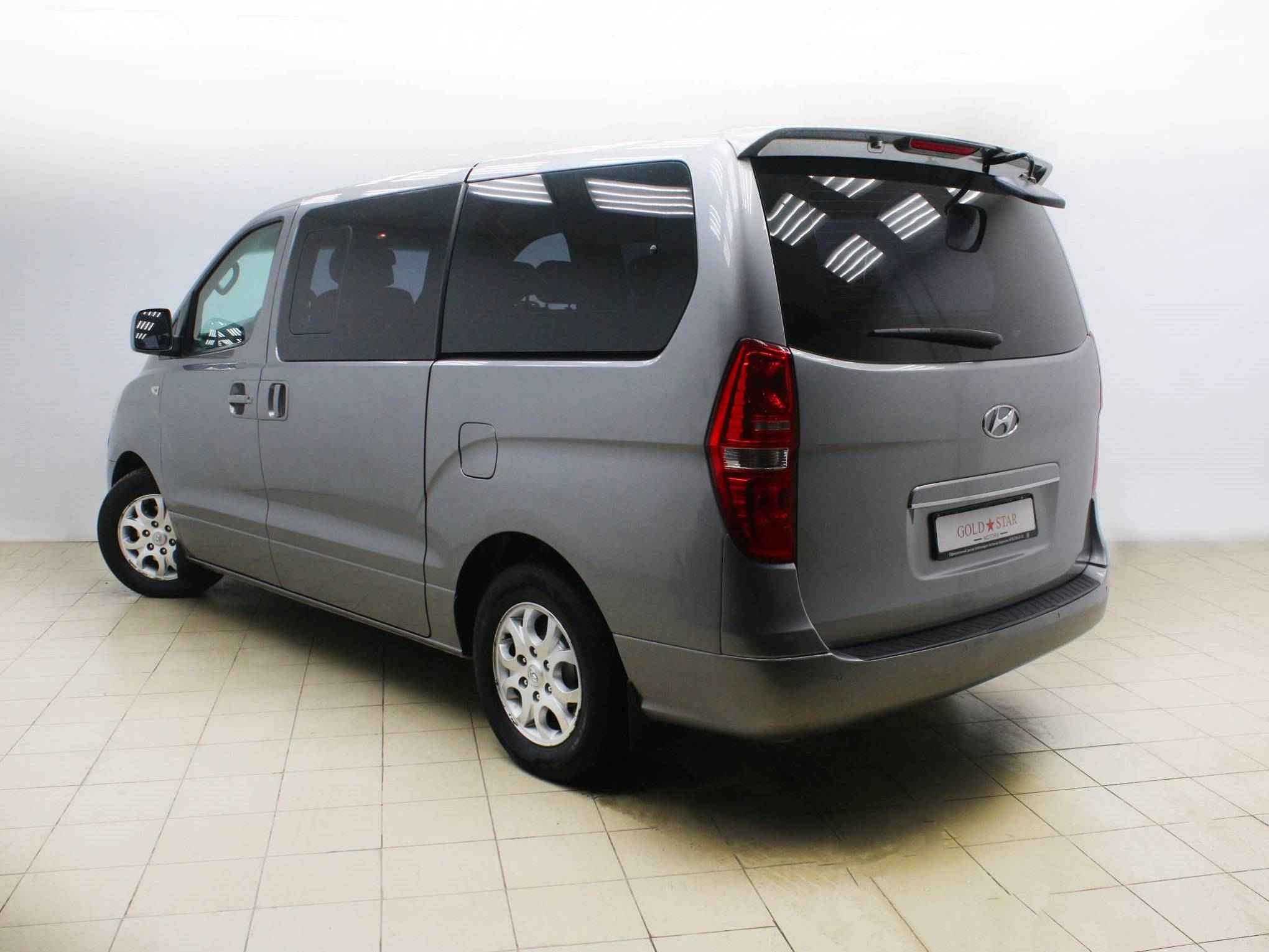 Hyundai Grand Starex, I