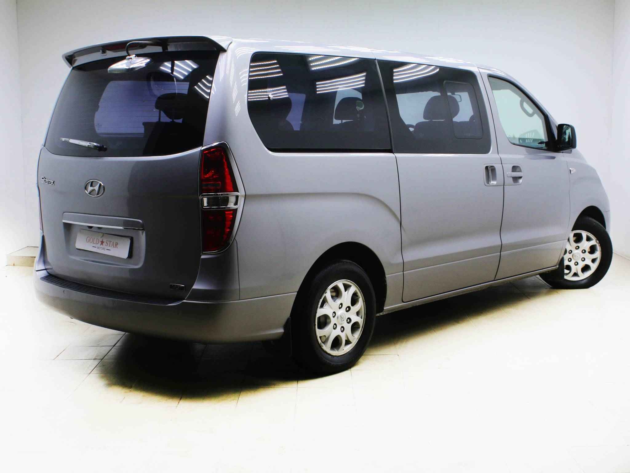 Hyundai Grand Starex, I