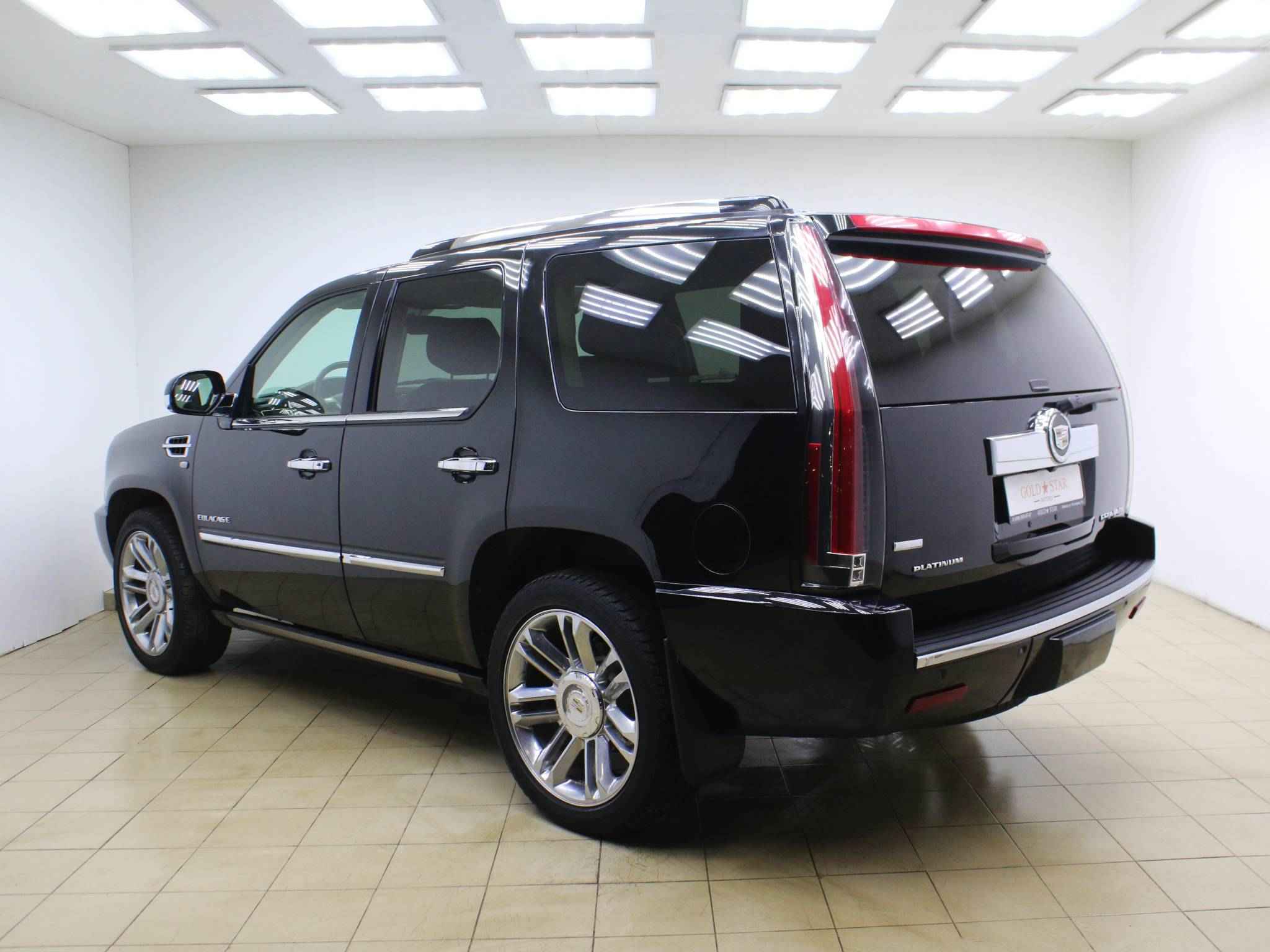 Cadillac Escalade, III