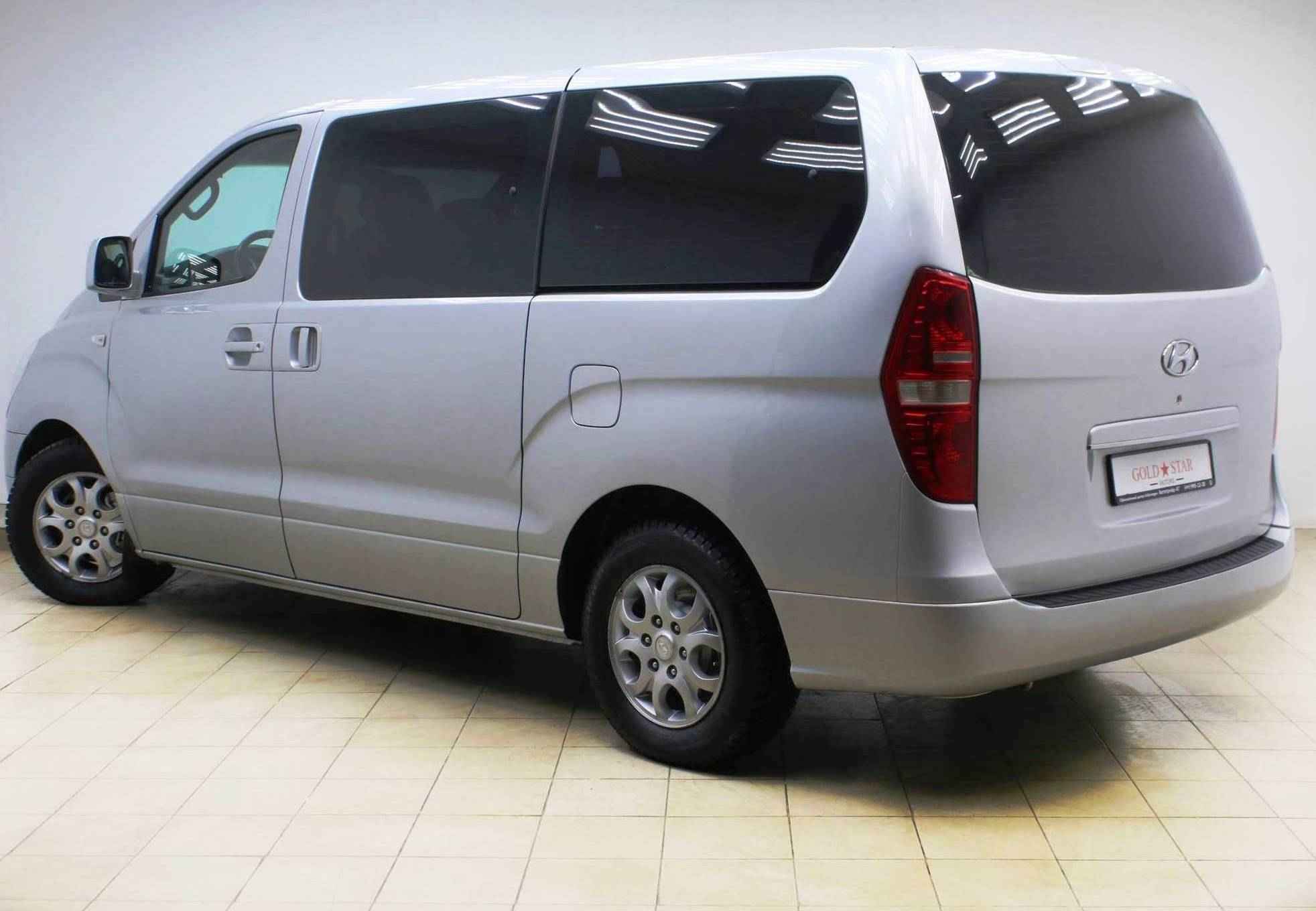 Hyundai Grand Starex, I