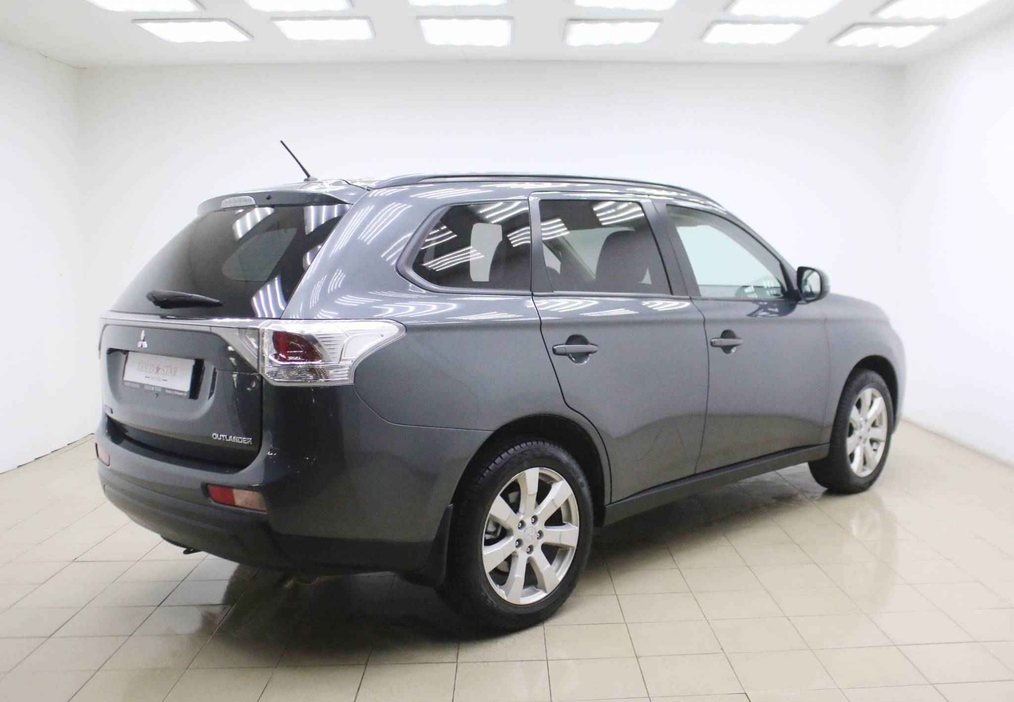 Mitsubishi Outlander, III