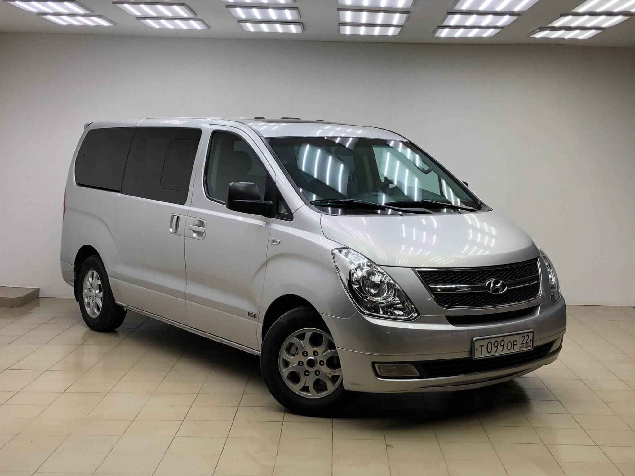 Hyundai Grand Starex, I