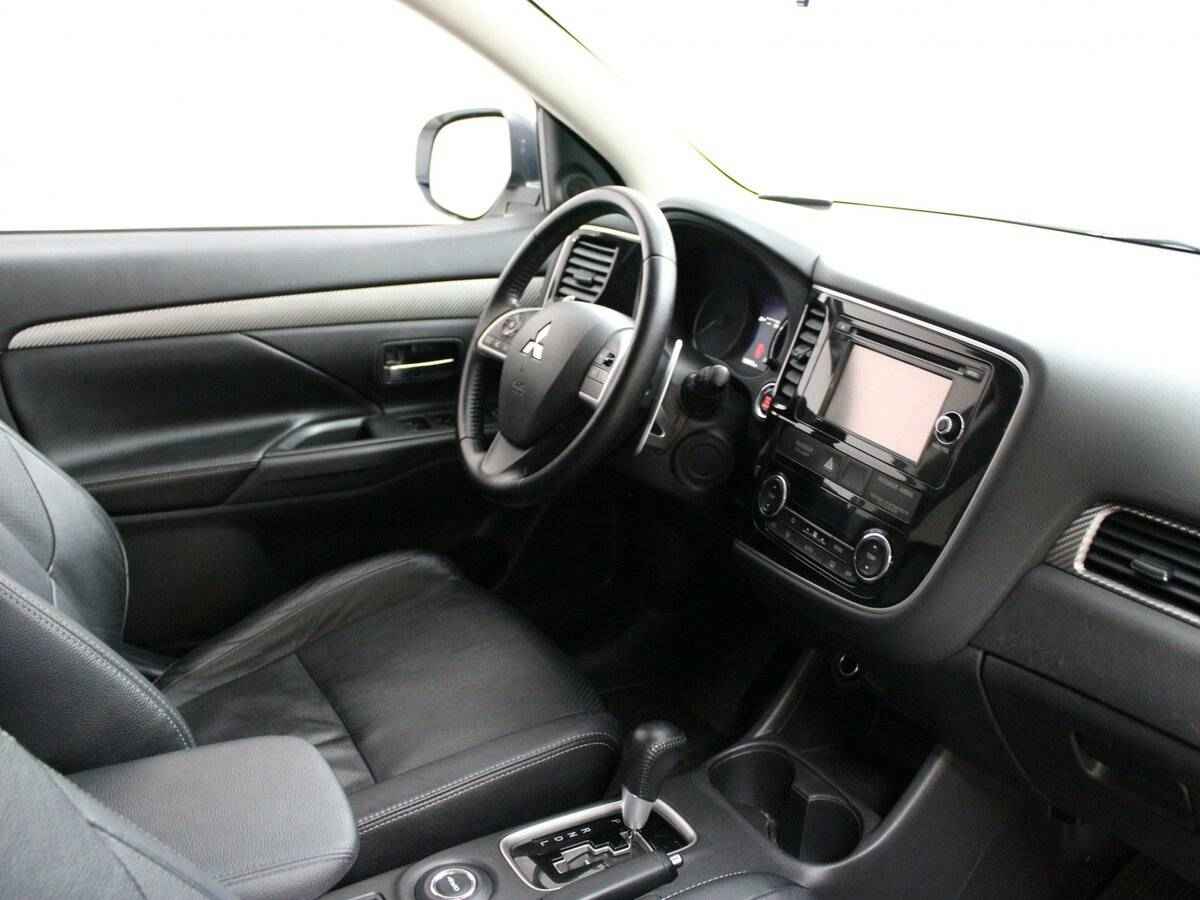 Mitsubishi Outlander, III