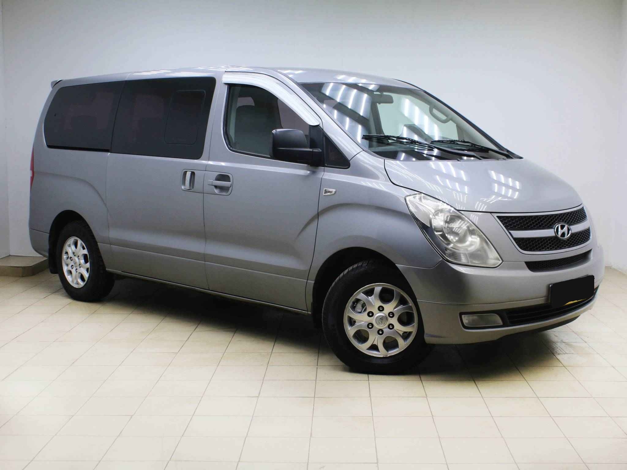 Hyundai Grand Starex, I