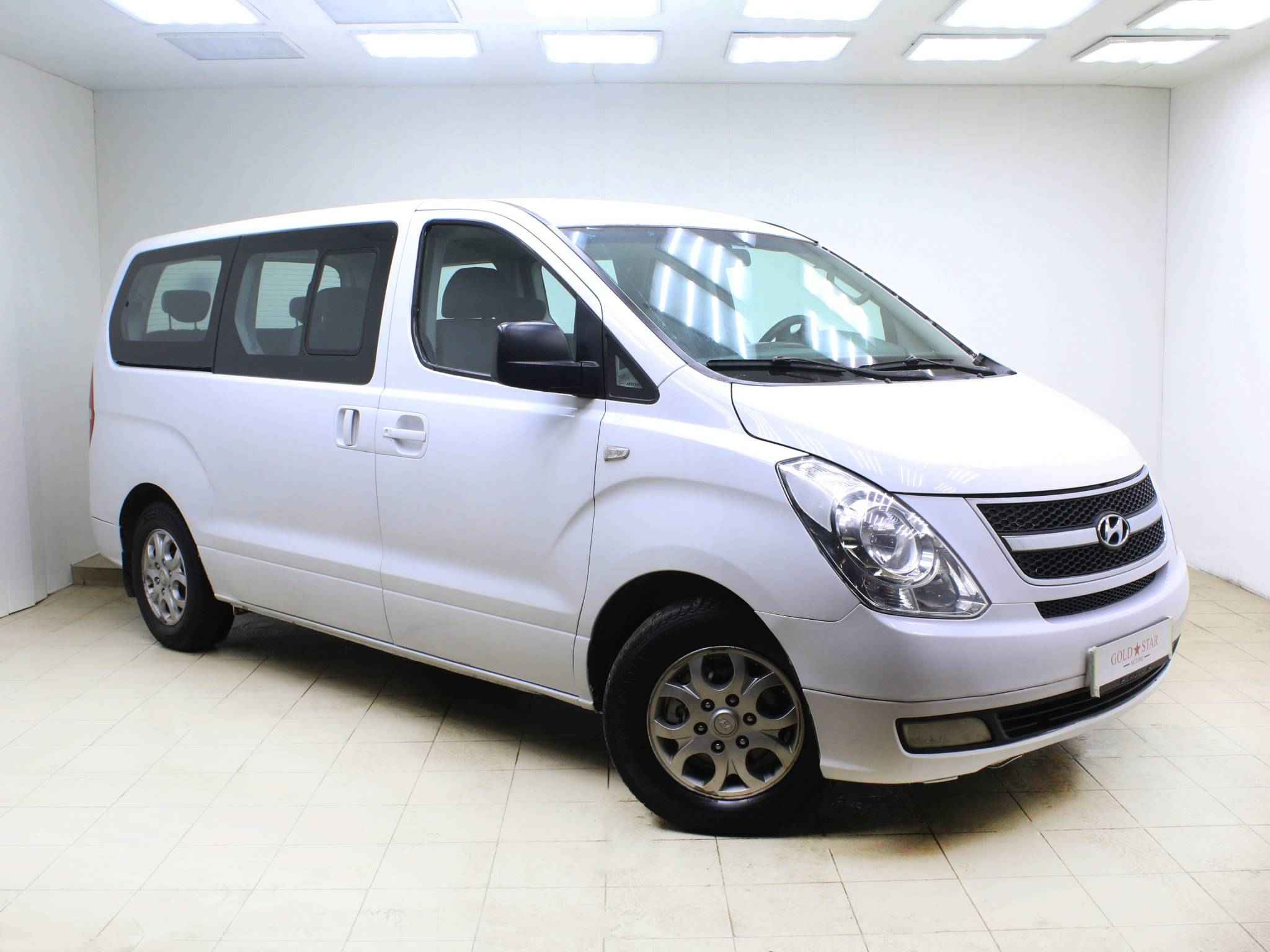 Hyundai Grand Starex, I