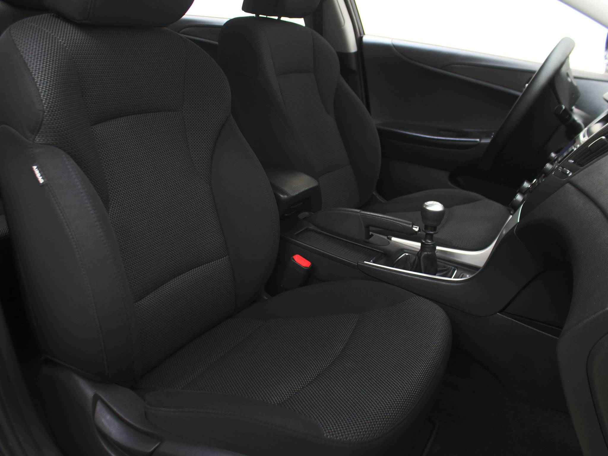 Hyundai Sonata, VI (YF)