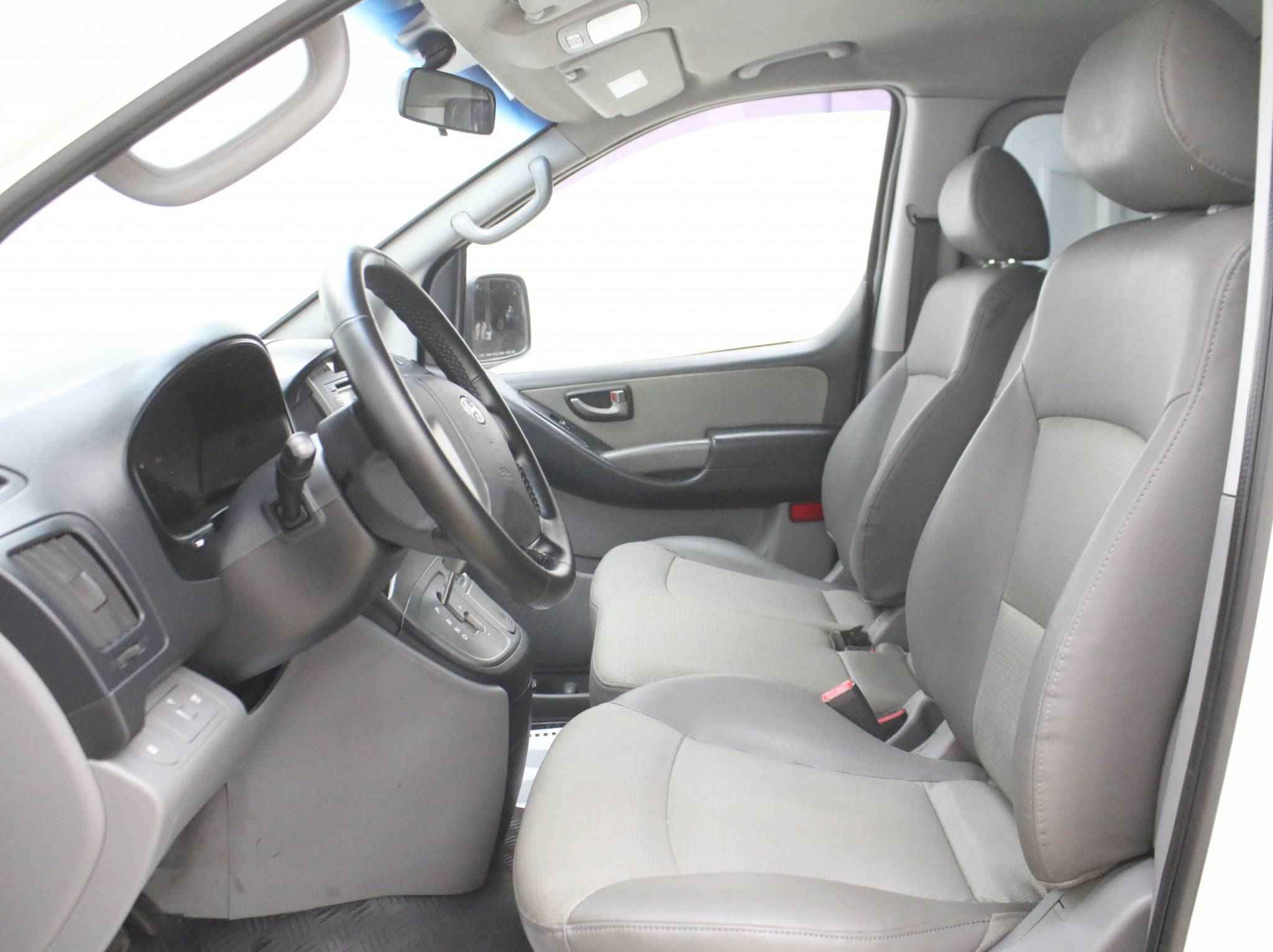 Hyundai Grand Starex, I