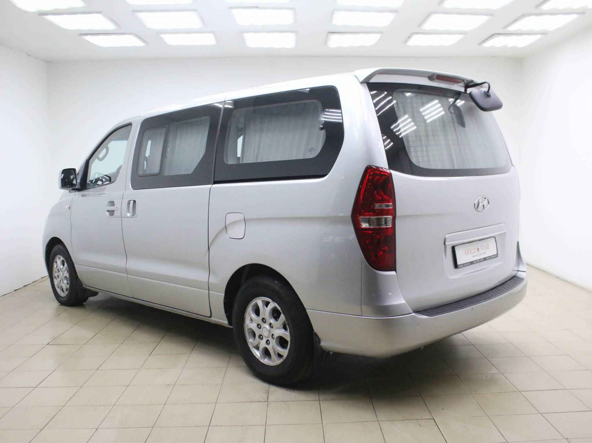 Hyundai Grand Starex, I