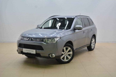 Mitsubishi Outlander, III