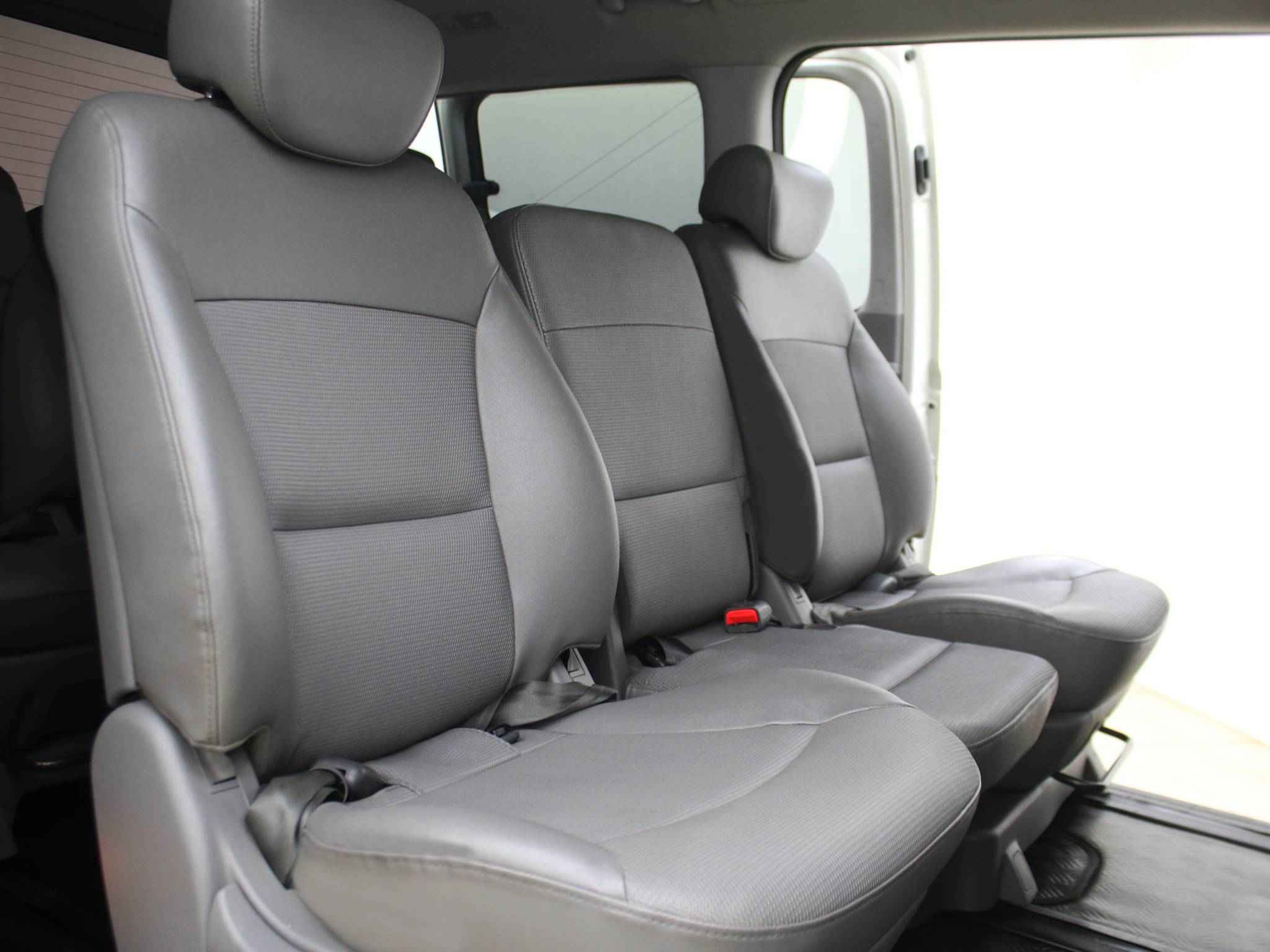 Hyundai Grand Starex, I