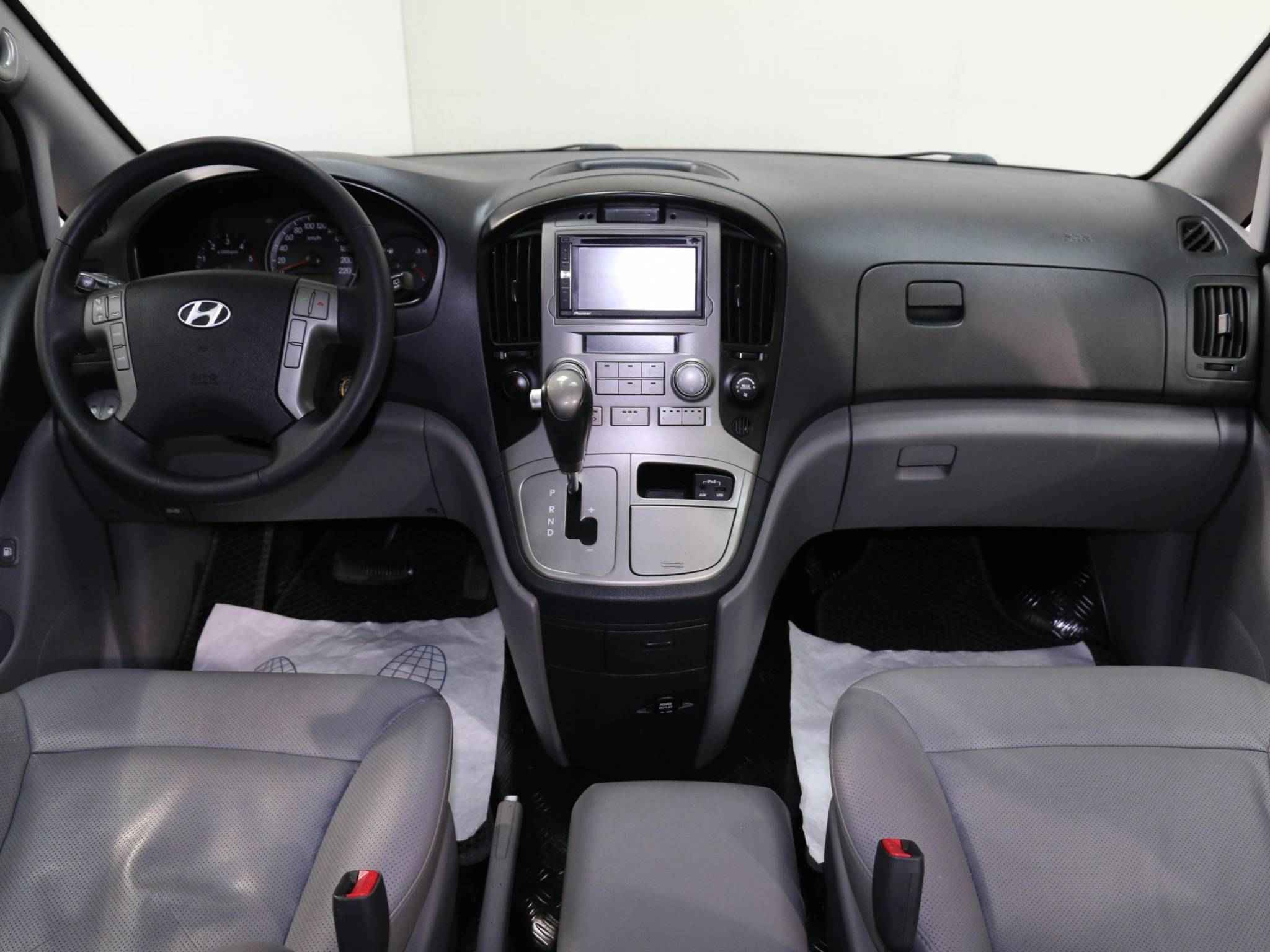 Hyundai Grand Starex, I