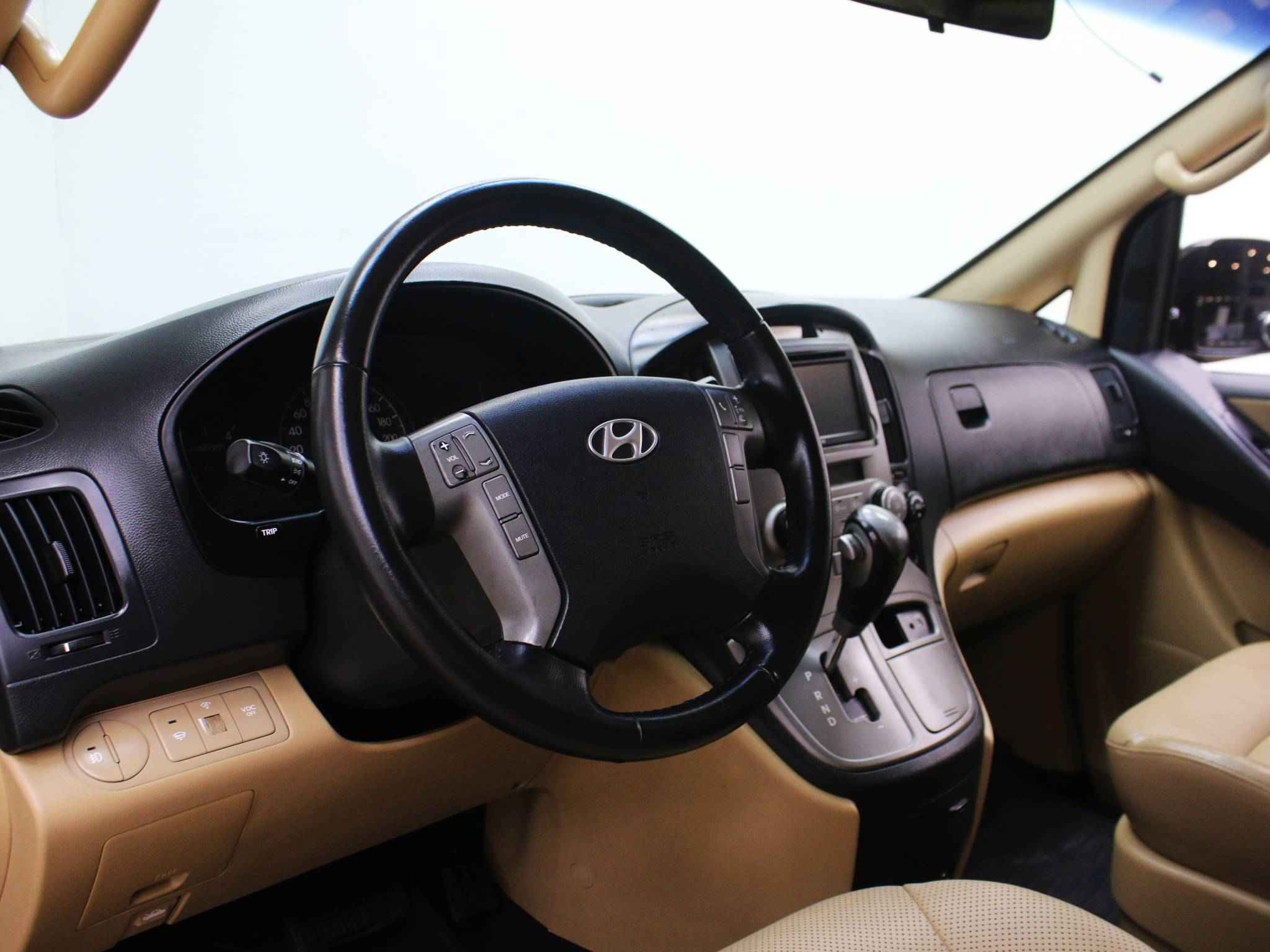 Hyundai Grand Starex, I