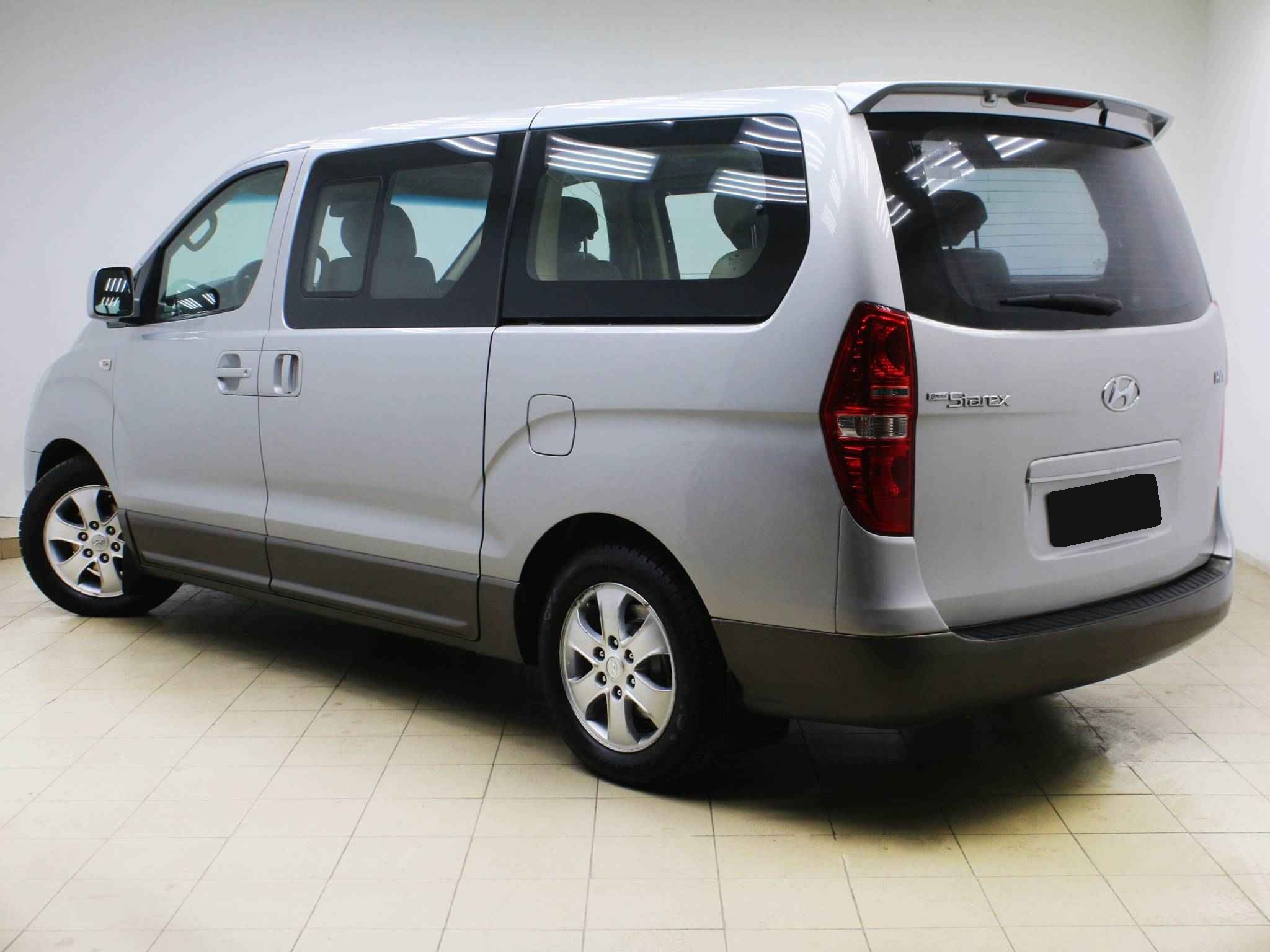 Hyundai Grand Starex, I