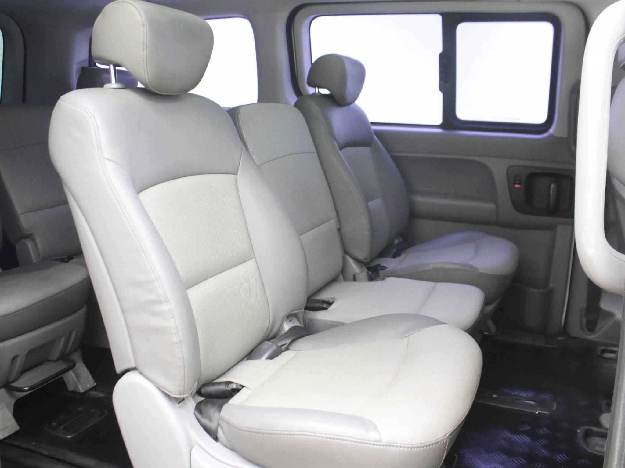 Hyundai Grand Starex, I