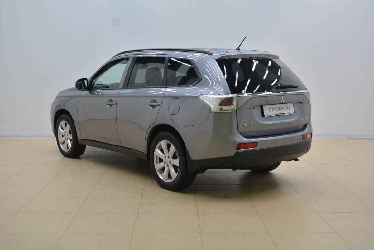 Mitsubishi Outlander, III