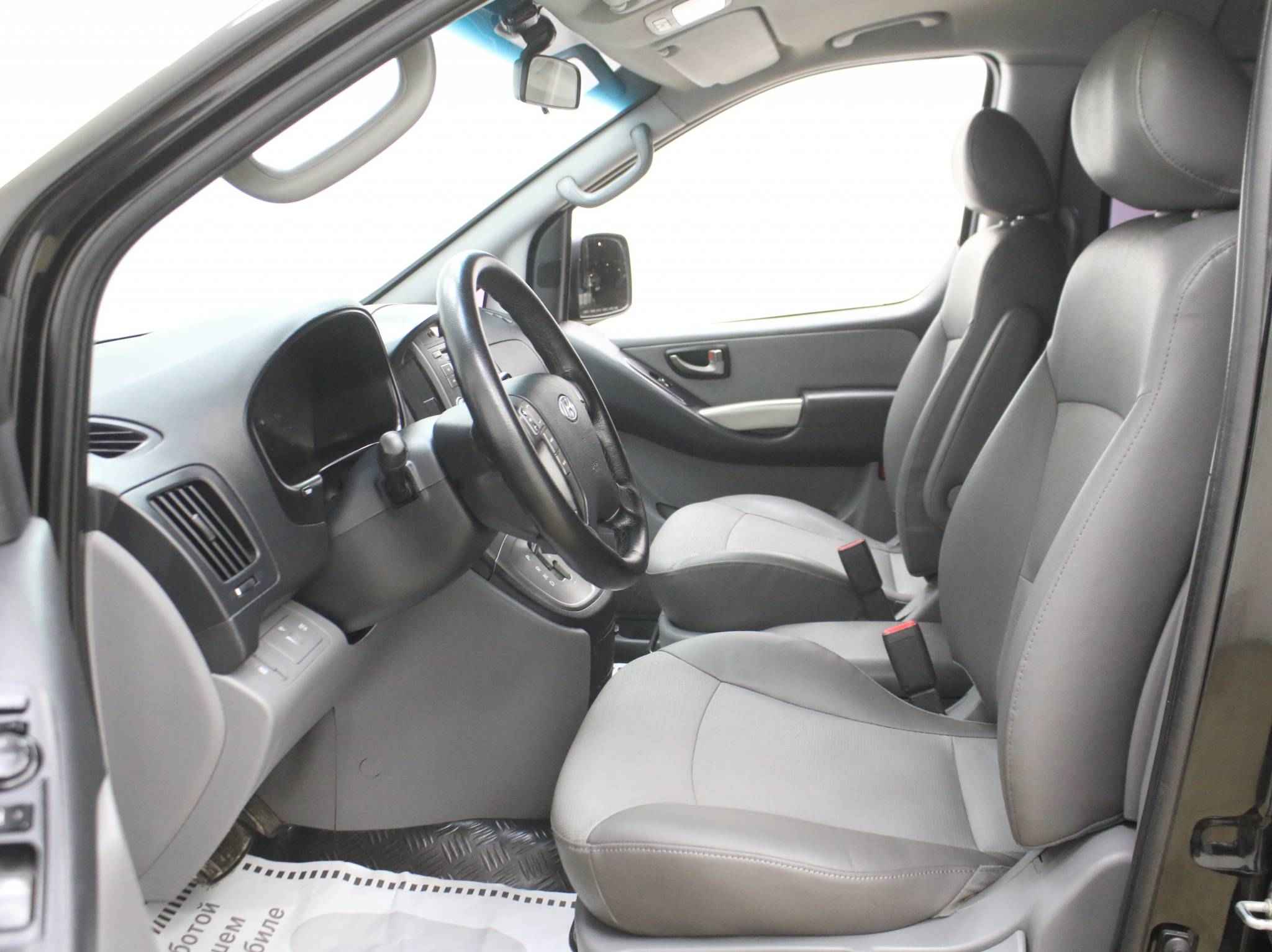 Hyundai Grand Starex, I