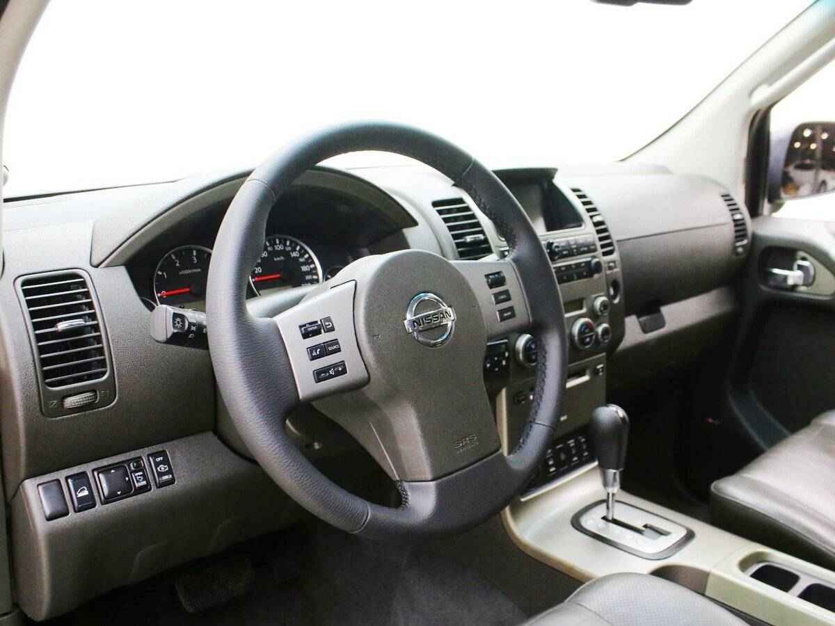 Nissan Pathfinder, III