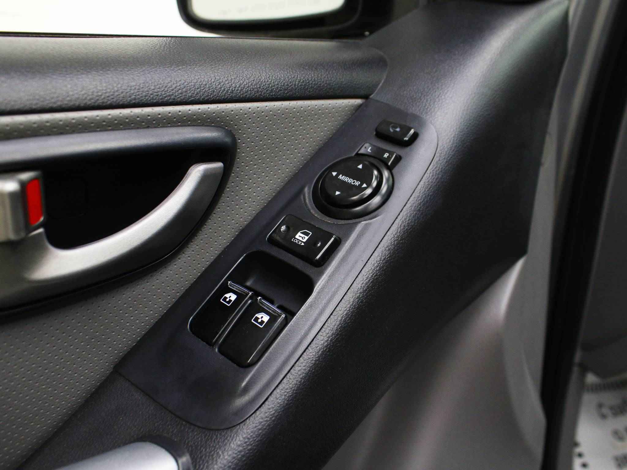 Hyundai Grand Starex, I