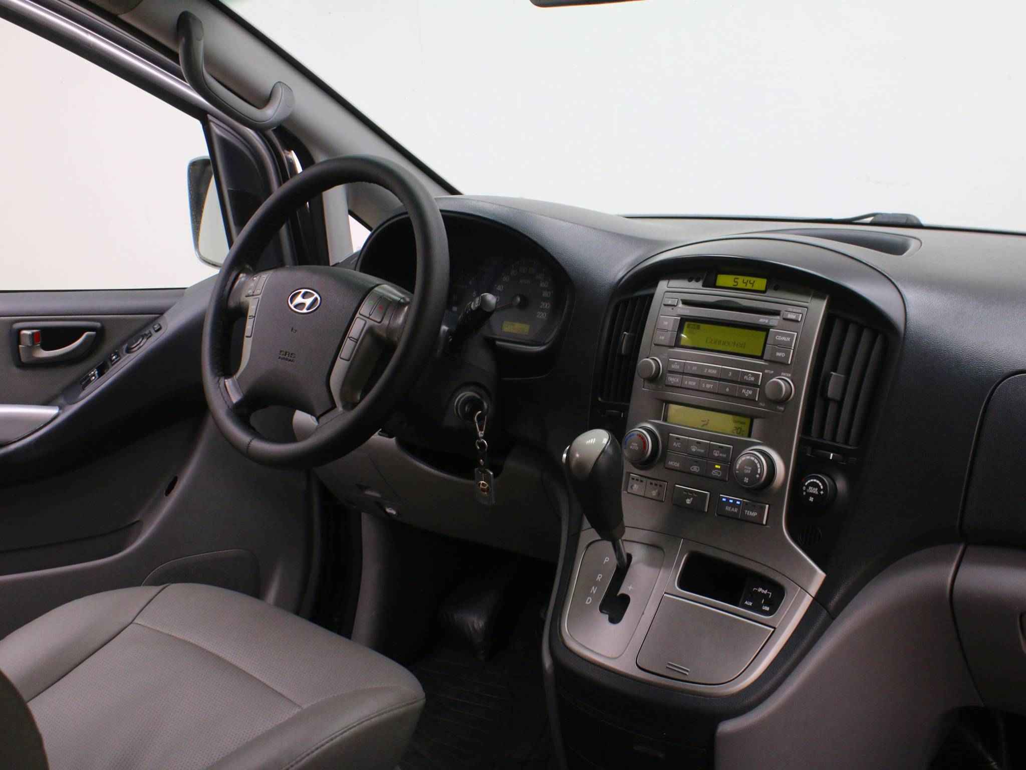 Hyundai Grand Starex, I