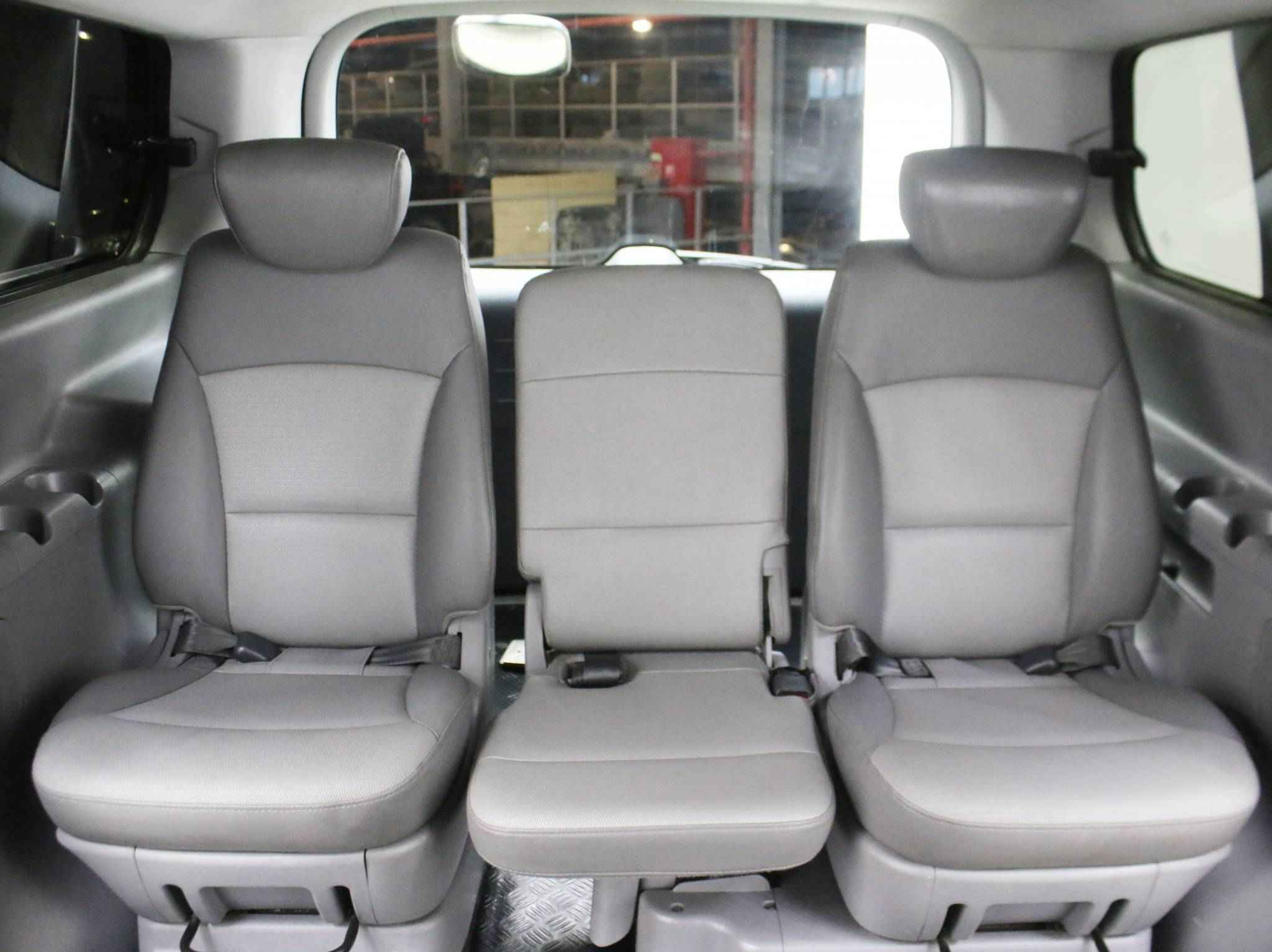 Hyundai Grand Starex, I