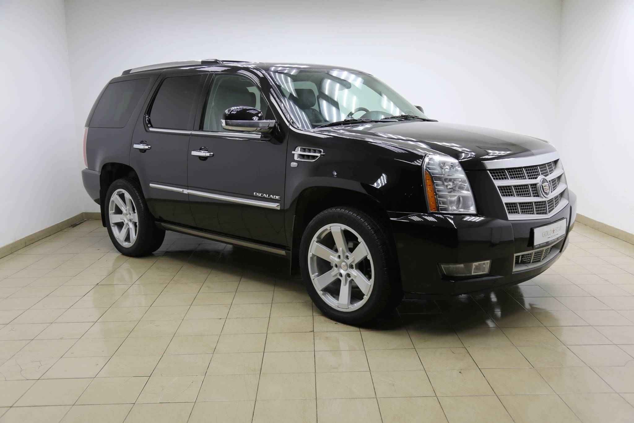 Cadillac Escalade, III