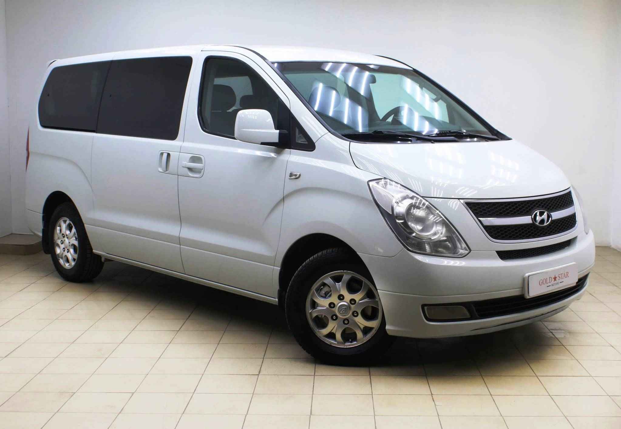Hyundai Grand Starex, I