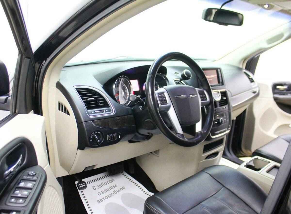 Chrysler Town & Country, V Рестайлинг