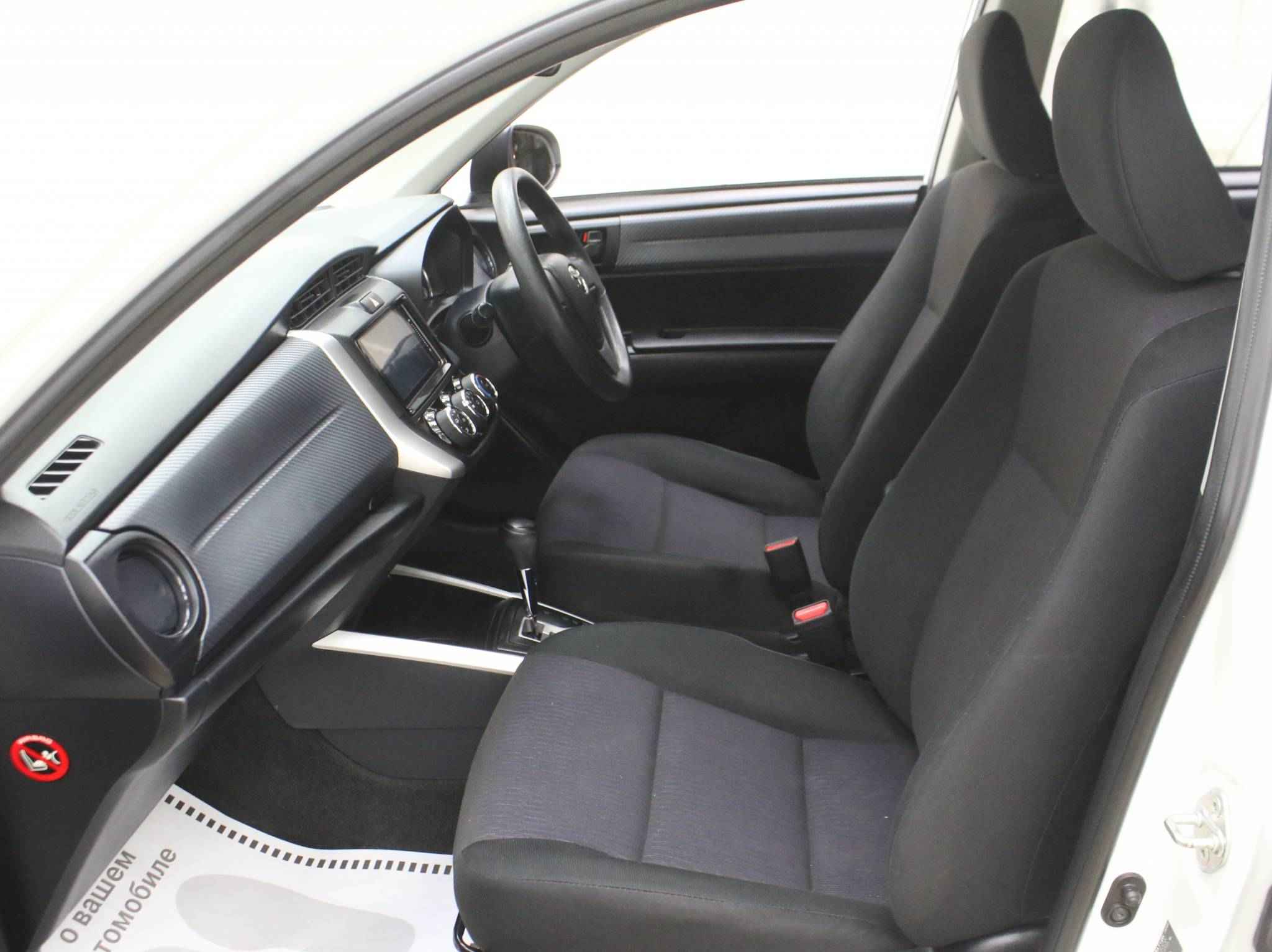 Toyota Corolla, XI (E160, E170)