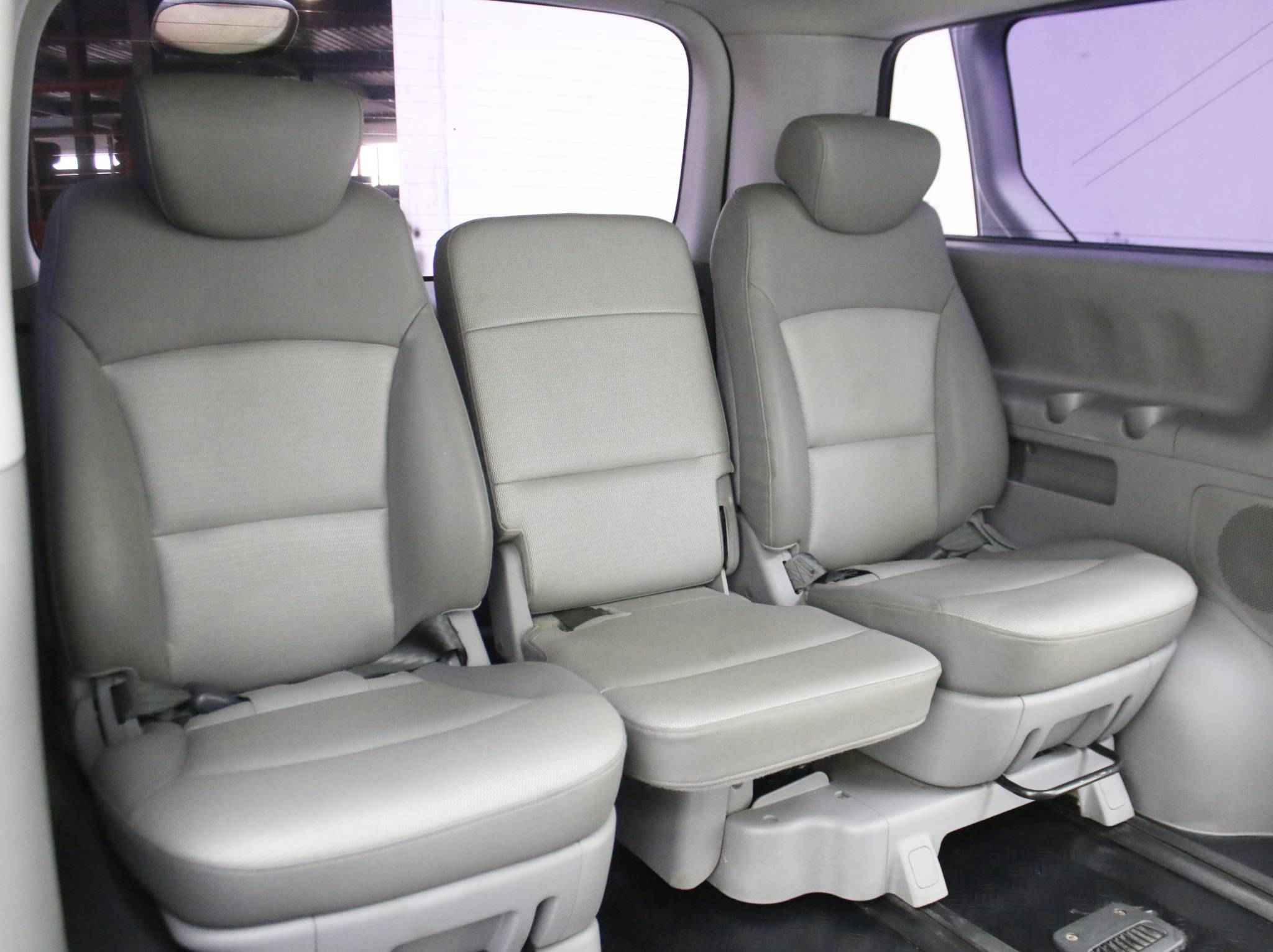 Hyundai Grand Starex, I