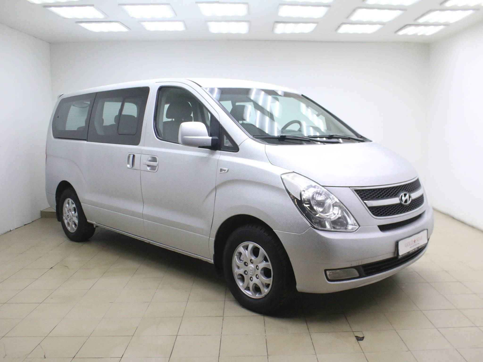 Hyundai Grand Starex, I
