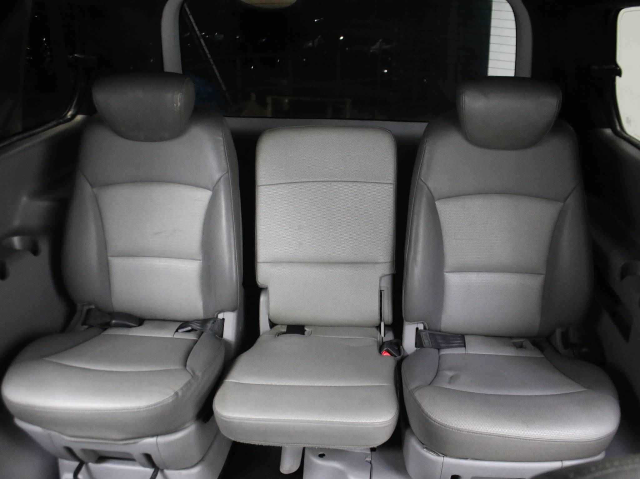 Hyundai Grand Starex, I