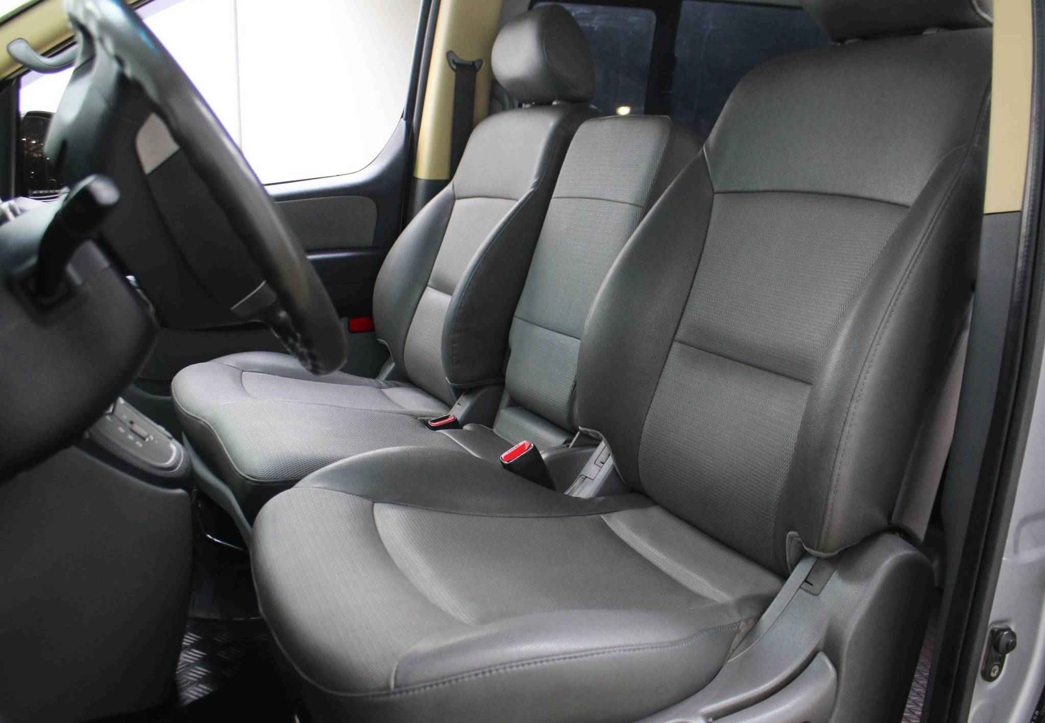 Hyundai Grand Starex, I