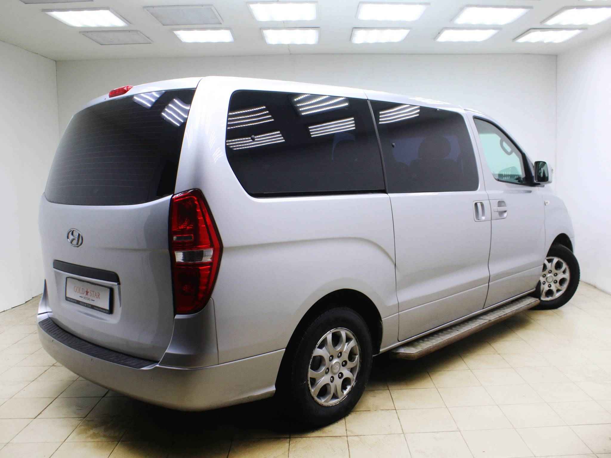 Hyundai Grand Starex, I